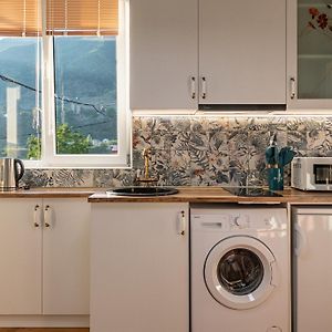 Manoni Ratiani'S Guesthouse